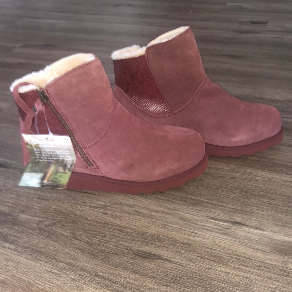 New with tags bear paw ankle boots size 7
